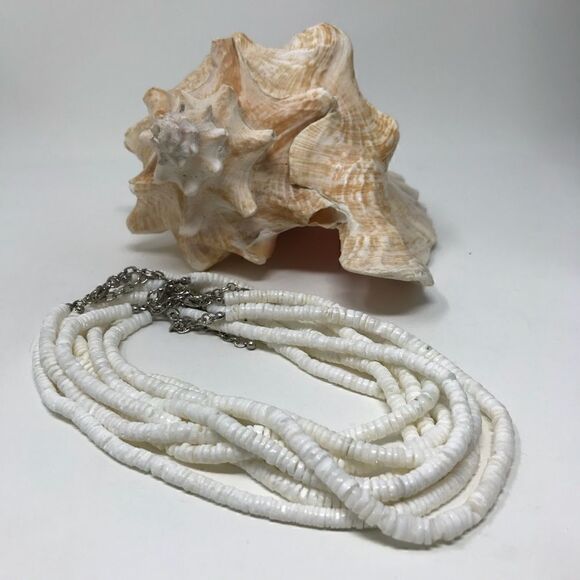 NWOT Lot of 8 Puka shell necklace - Picture 1 of 6